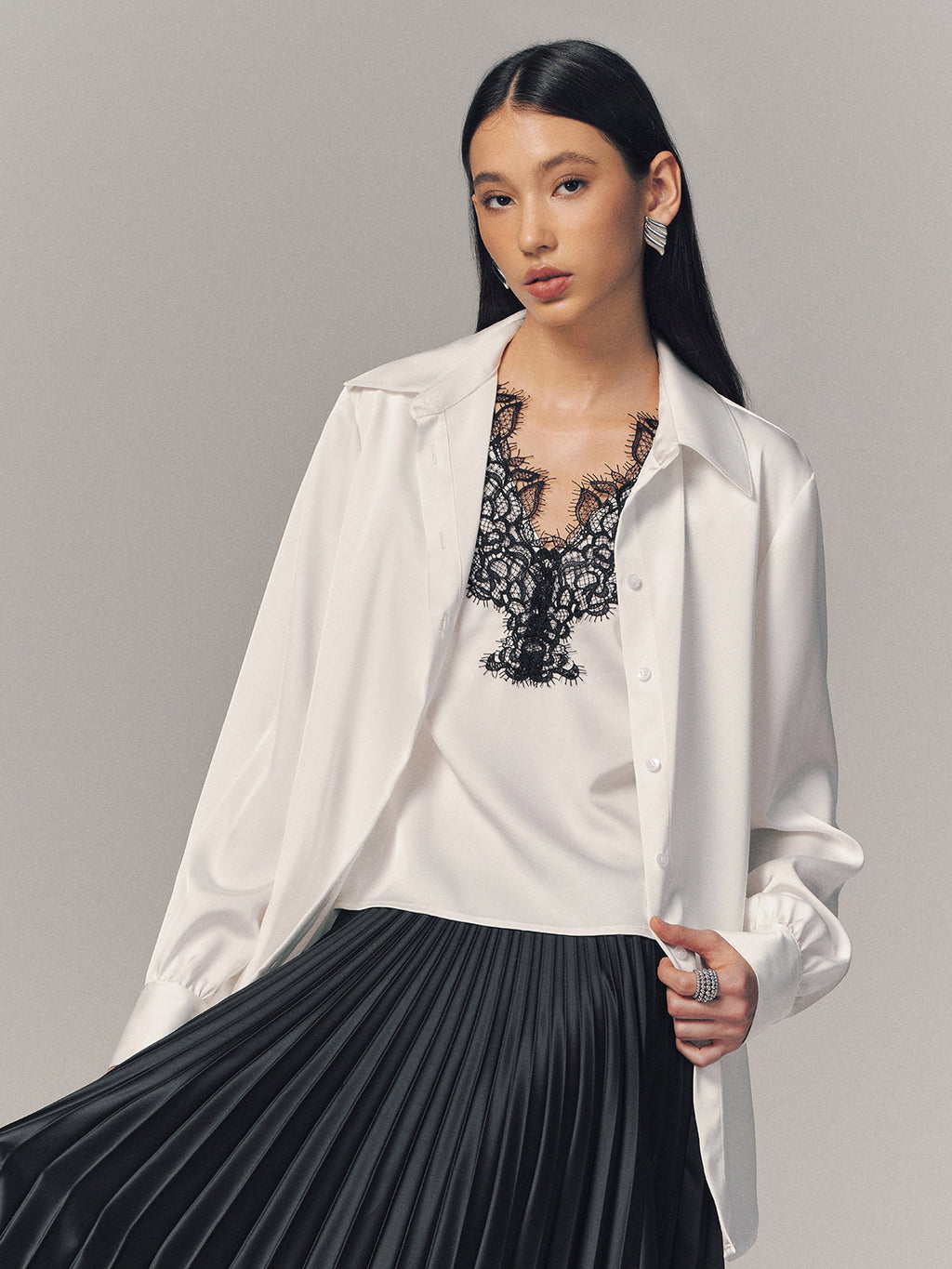 2 in 1 Contrast Lace Satin Shirt
