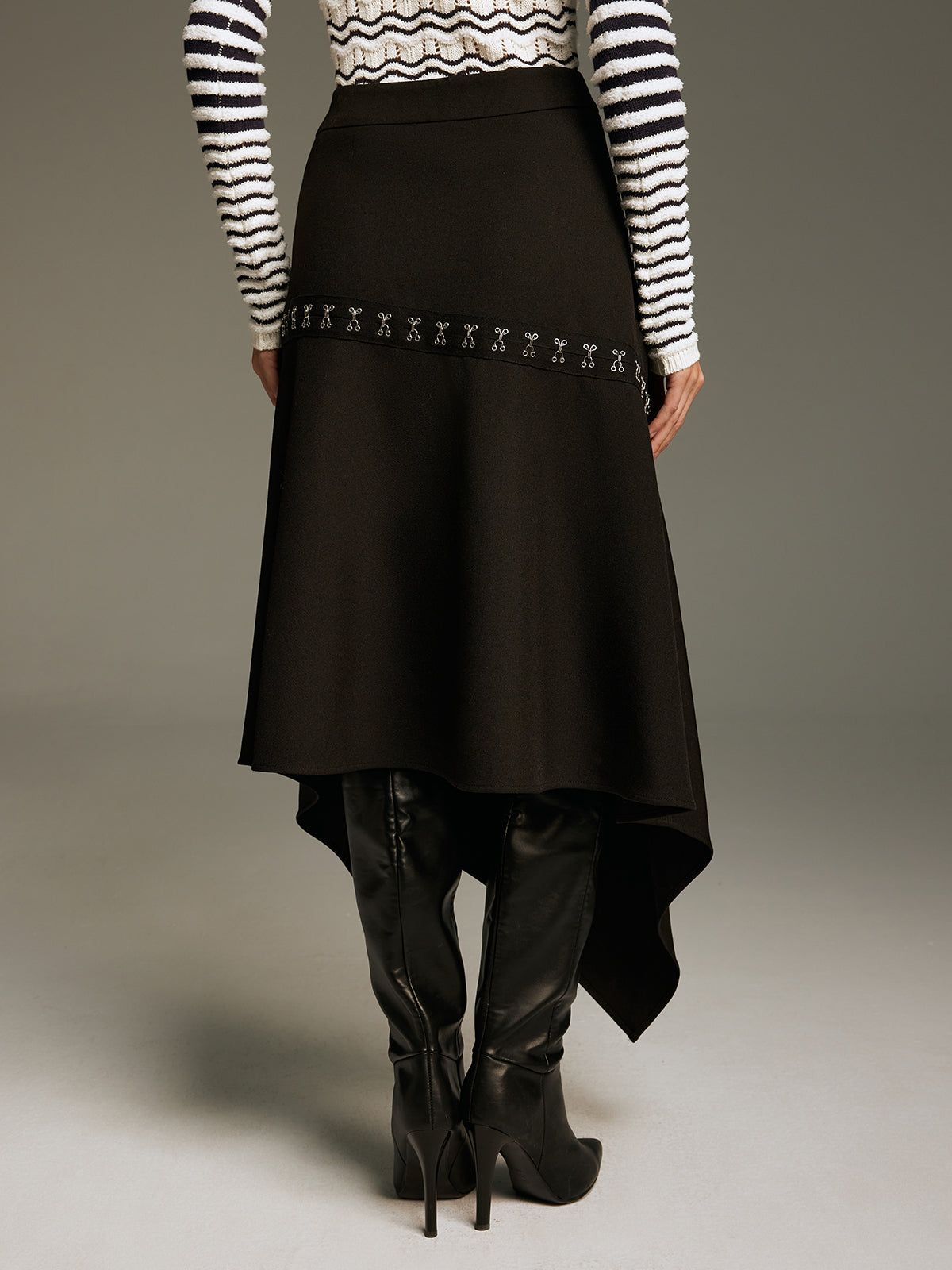 Metal Clasp Detail Asymmetric Hem Skirt