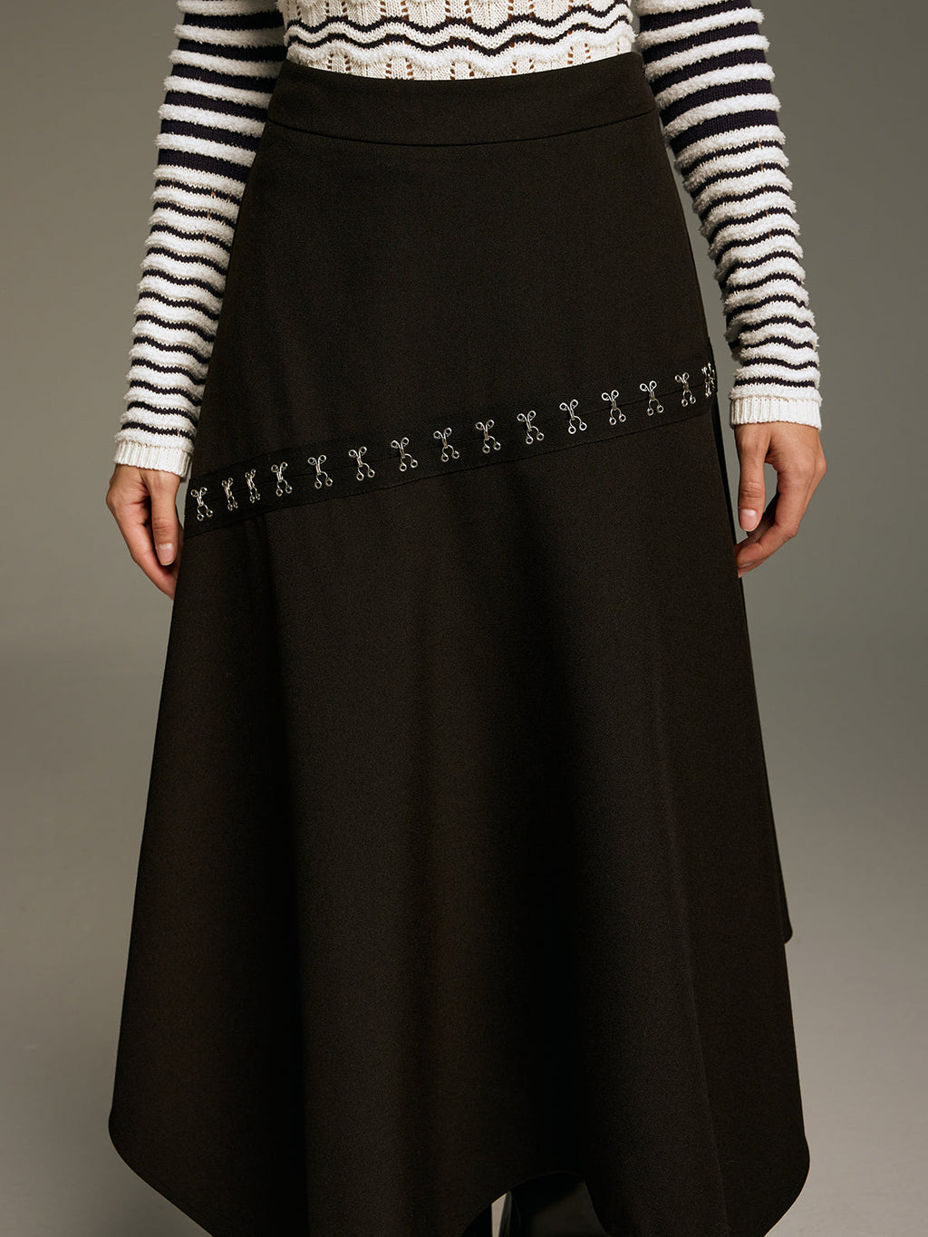 Metal Clasp Detail Asymmetric Hem Skirt