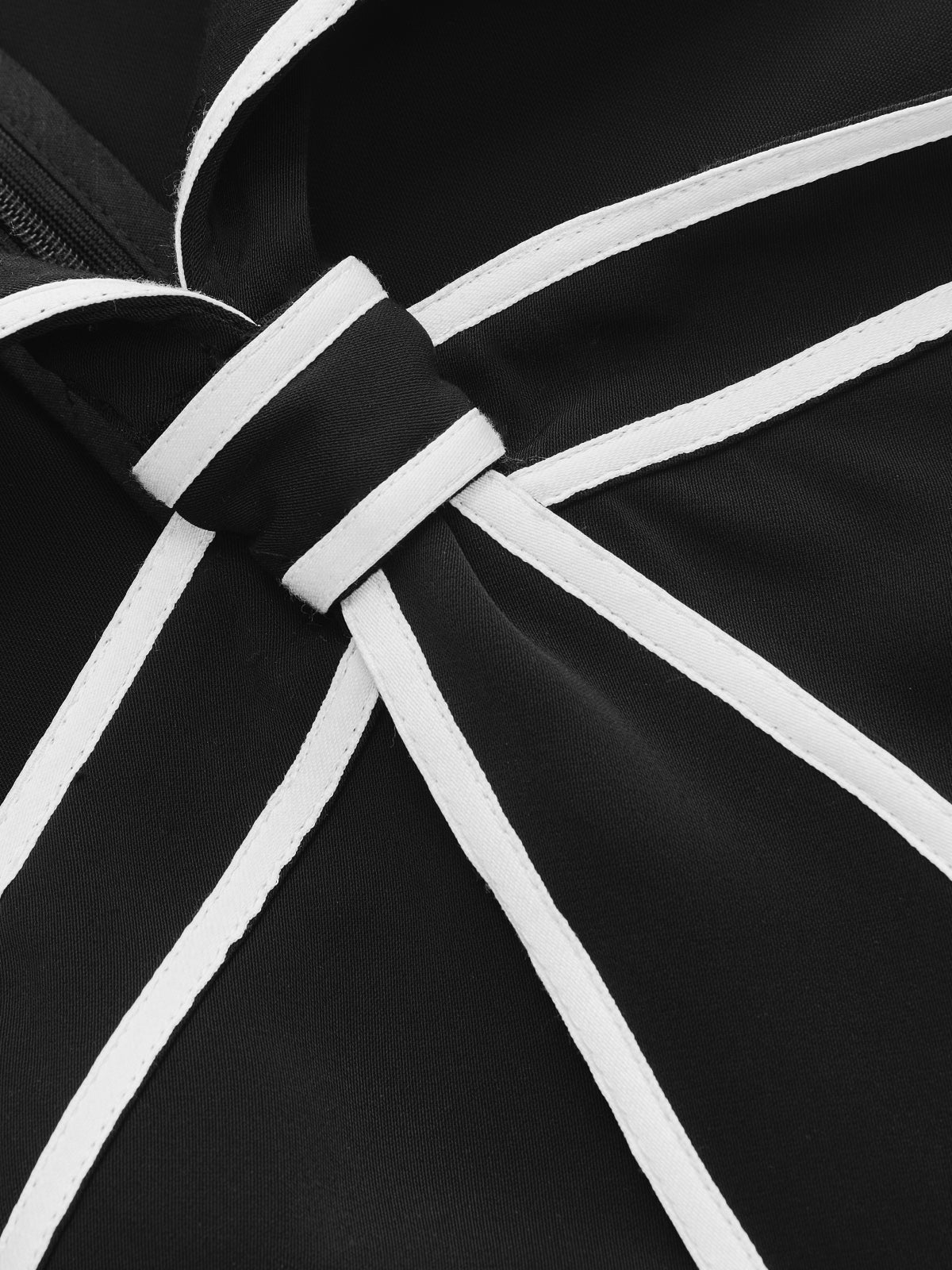 Tie Detail Contrast Piping Sleeveless Blouse