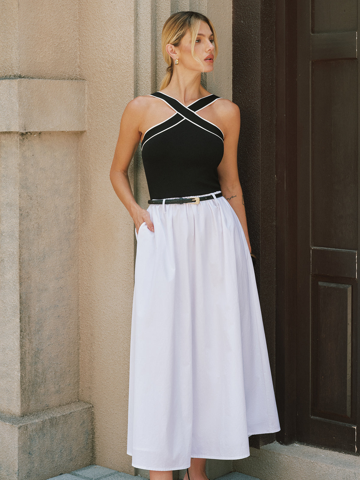 Crisscross Neckline Backless Maxi Dress
